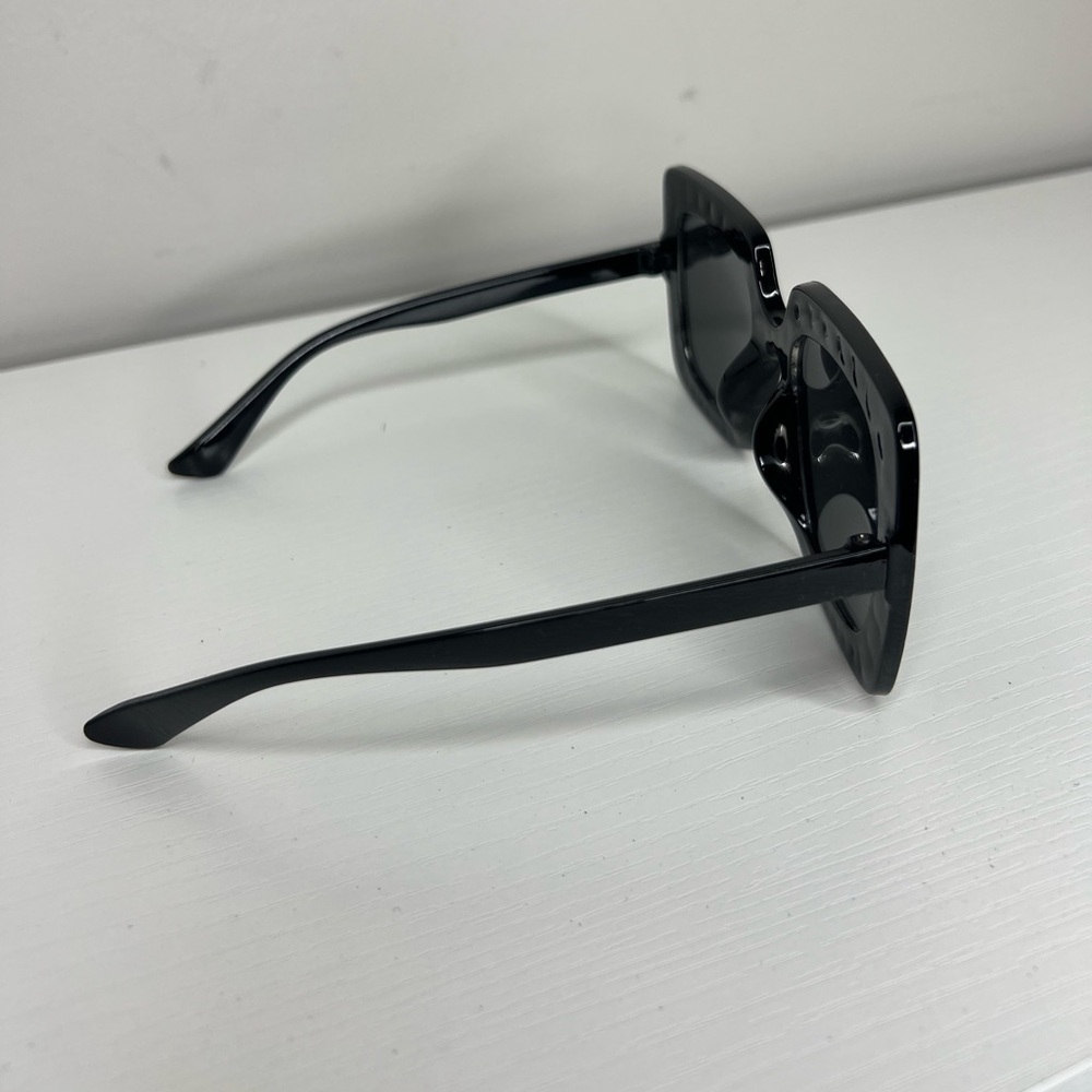 Black Crystal-Embellished Sunglasses. Elton John style! Festival fun. - Picture 4 of 6